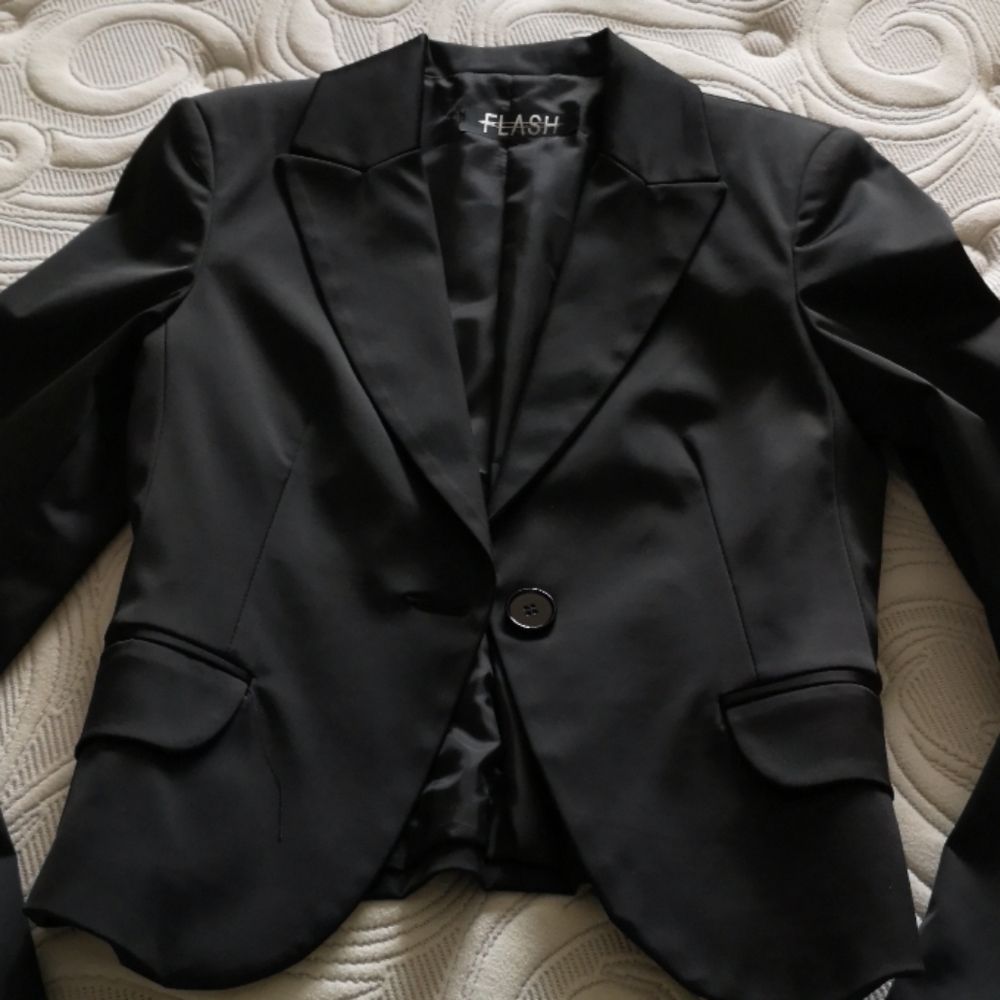 NWOT Black Notch Collar Blazer